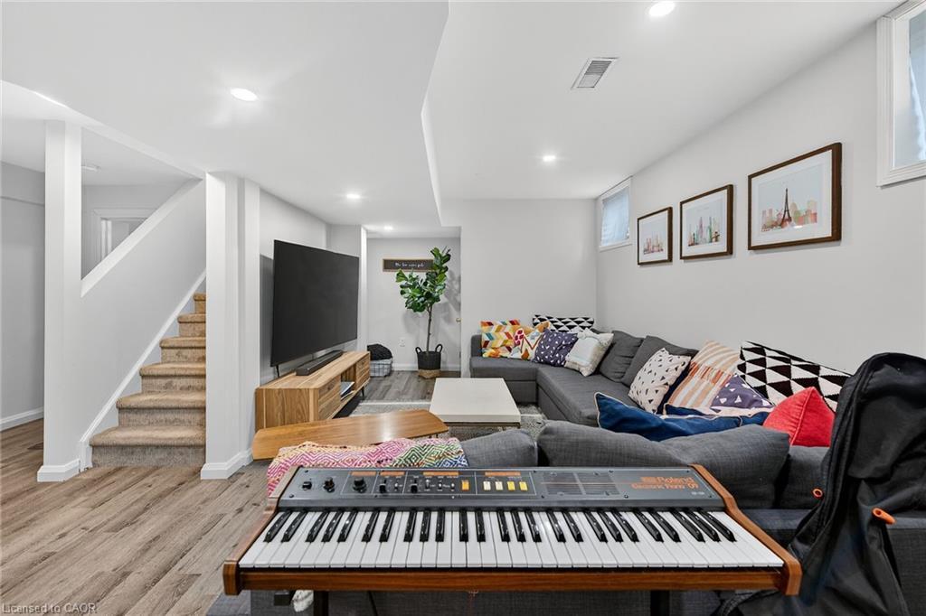 3 Jacqueline Boulevard, Hamilton, ON - Indoor