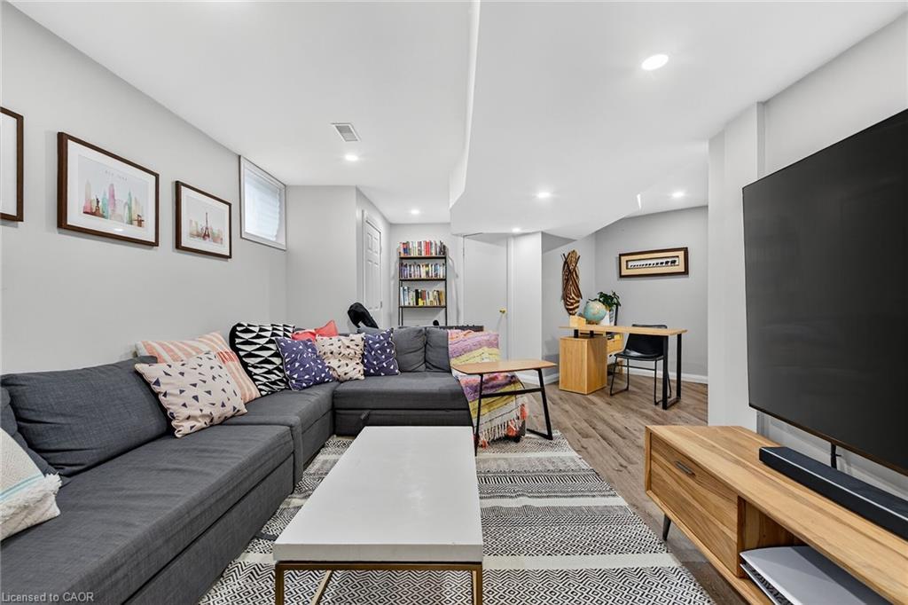 3 Jacqueline Boulevard, Hamilton, ON - Indoor