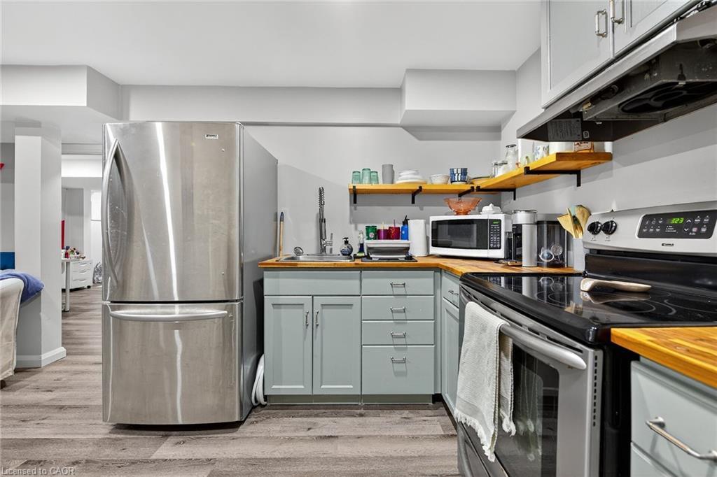 3 Jacqueline Boulevard, Hamilton, ON - Indoor Photo Showing Kitchen