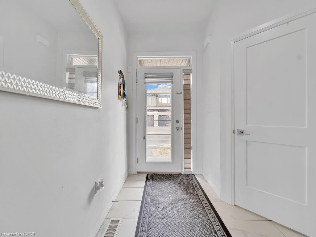 30 Times Square Boulevard, Hamilton, ON - Indoor Photo Showing Other Room