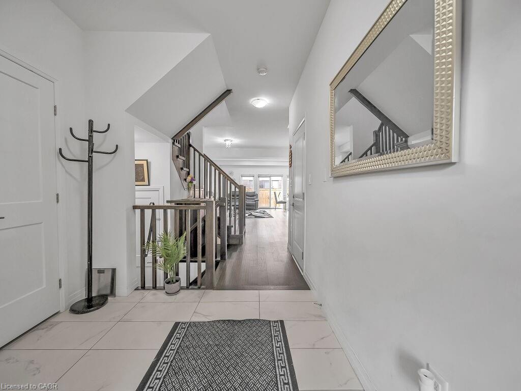 30 Times Square Boulevard, Hamilton, ON - Indoor Photo Showing Other Room