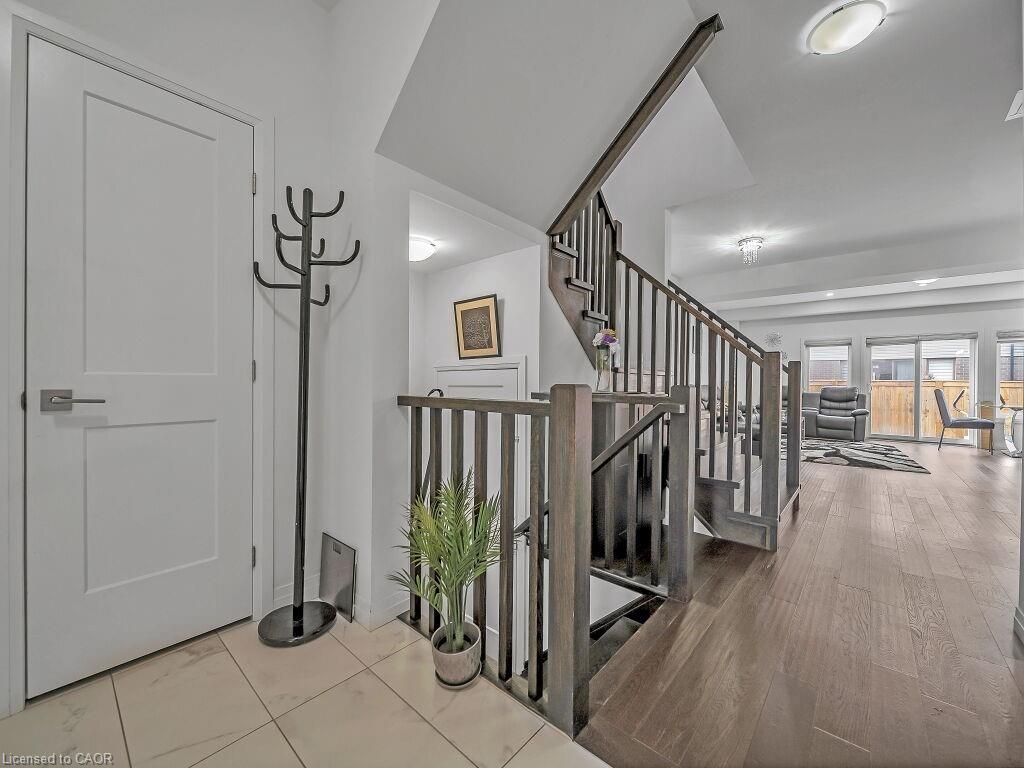 30 Times Square Boulevard, Hamilton, ON - Indoor Photo Showing Other Room