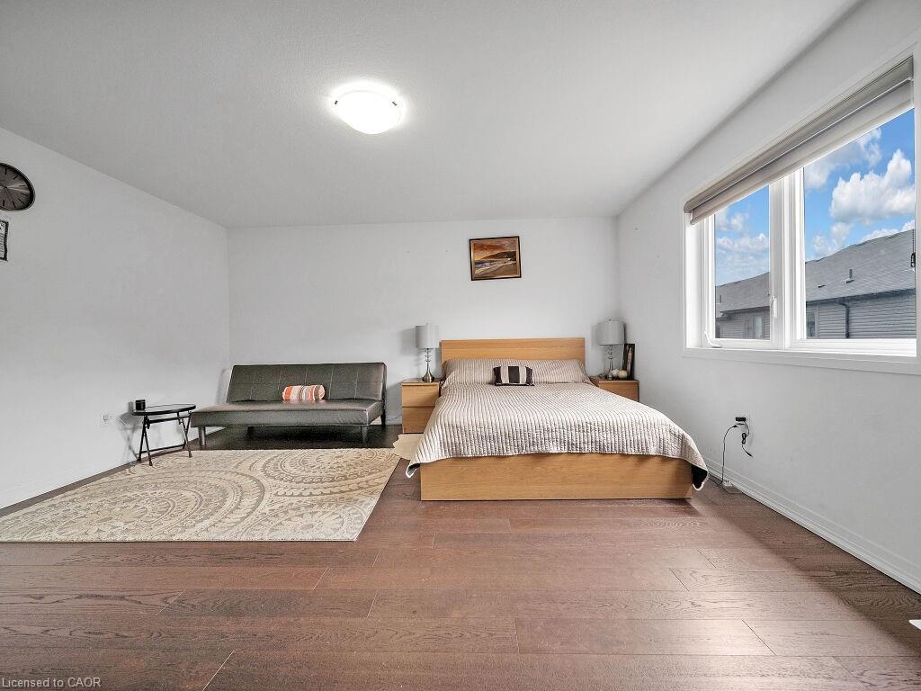 30 Times Square Boulevard, Hamilton, ON - Indoor Photo Showing Bedroom