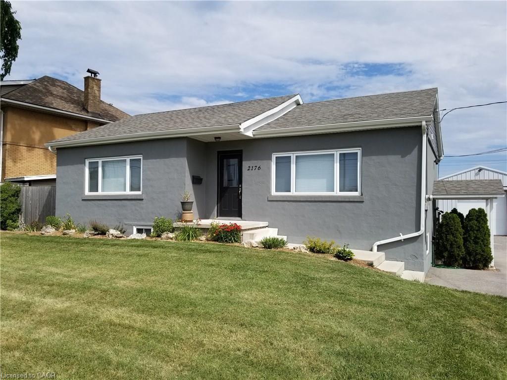 2-2176 Queensway Drive, Burlington, ON - Outdoor