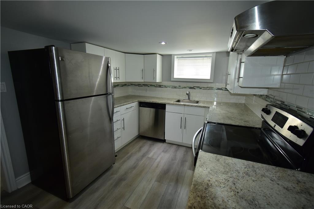 2-2176 Queensway Drive, Burlington, ON - Indoor Photo Showing Kitchen