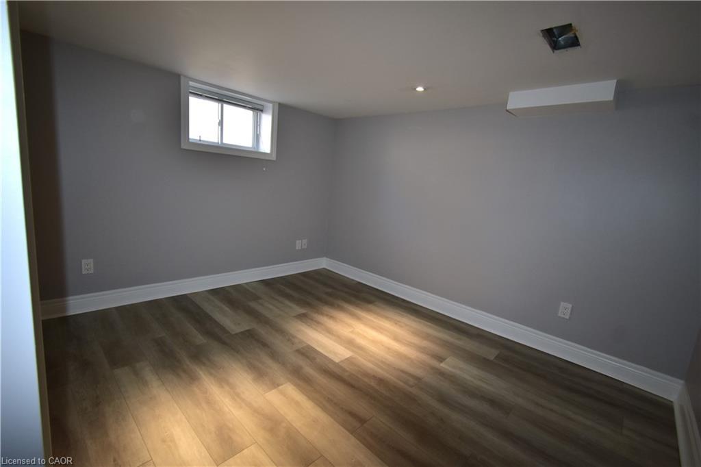2-2176 Queensway Drive, Burlington, ON - Indoor Photo Showing Other Room