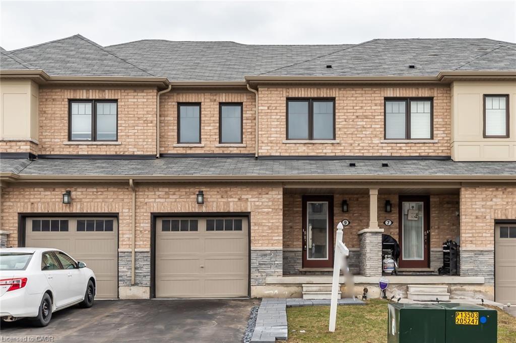9 Pagebrook Crescent, Stoney Creek, ON - Outdoor With Facade