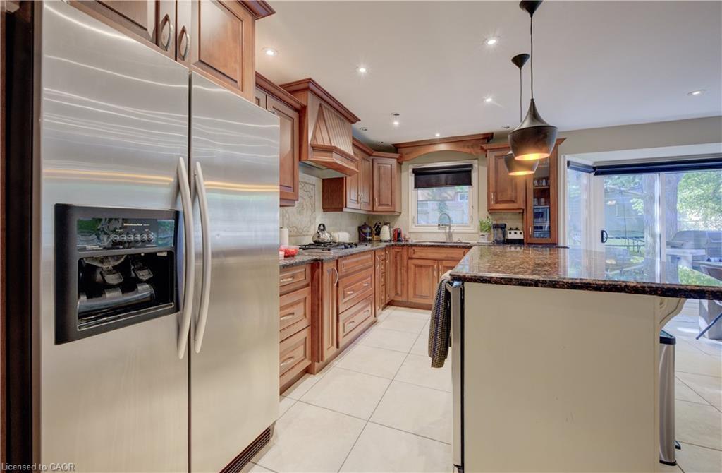 600 Highvalley Road, Ancaster, ON - Indoor Photo Showing Kitchen