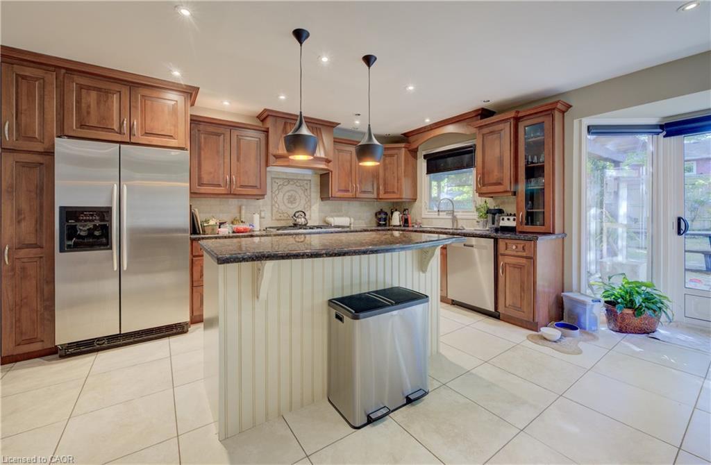 600 Highvalley Road, Ancaster, ON - Indoor Photo Showing Kitchen