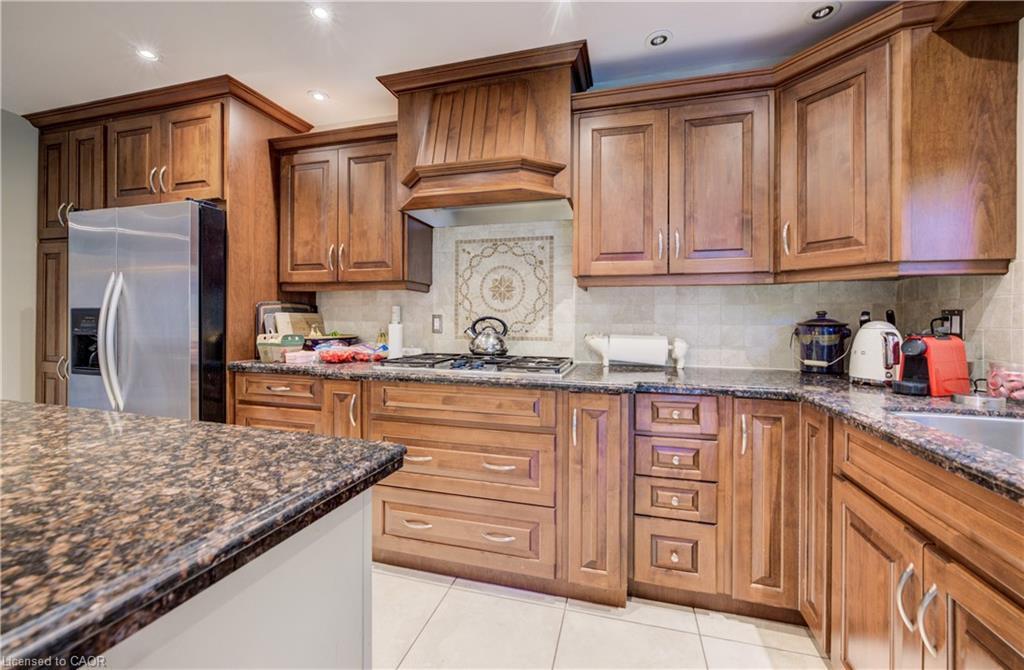 600 Highvalley Road, Ancaster, ON - Indoor Photo Showing Kitchen