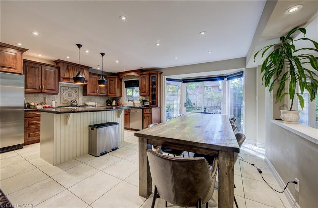 600 Highvalley Road, Ancaster, ON - Indoor Photo Showing Kitchen