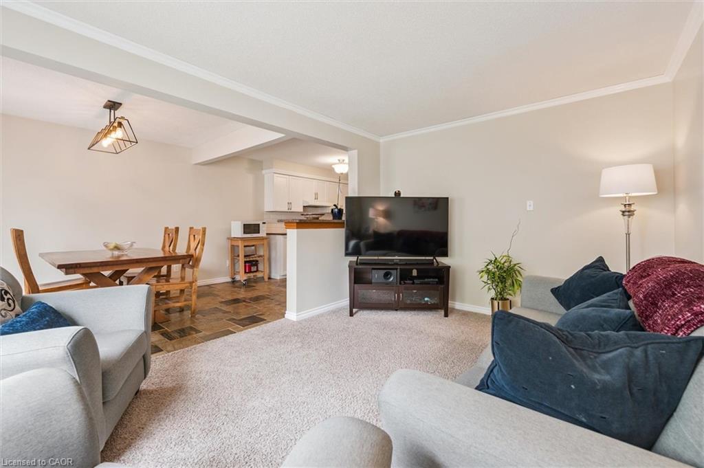 747 Fairway Court, Kitchener, ON - Indoor Photo Showing Bedroom