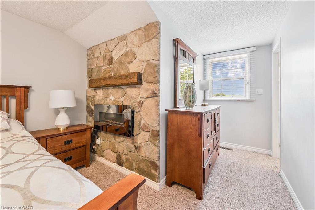 747 Fairway Court, Kitchener, ON - Indoor Photo Showing Bedroom