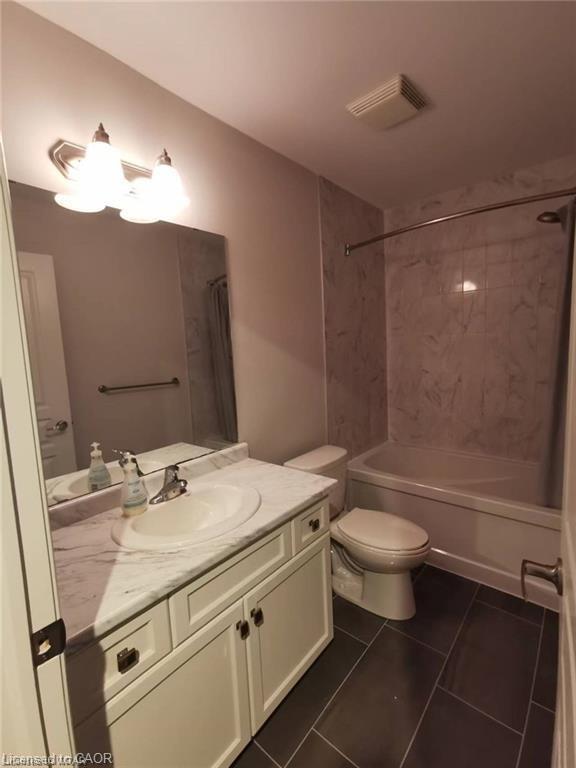 12 John Russell Lane, Kitchener, ON - Indoor Photo Showing Bathroom