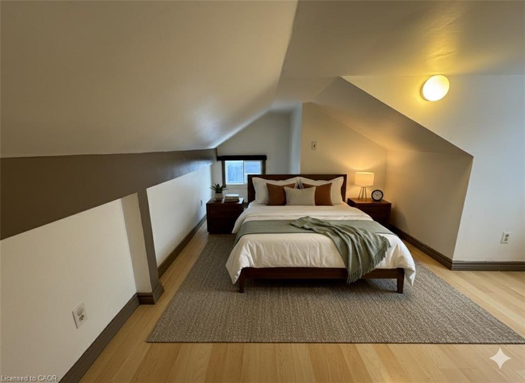 272 Main Street, Cambridge, ON - Indoor Photo Showing Bedroom