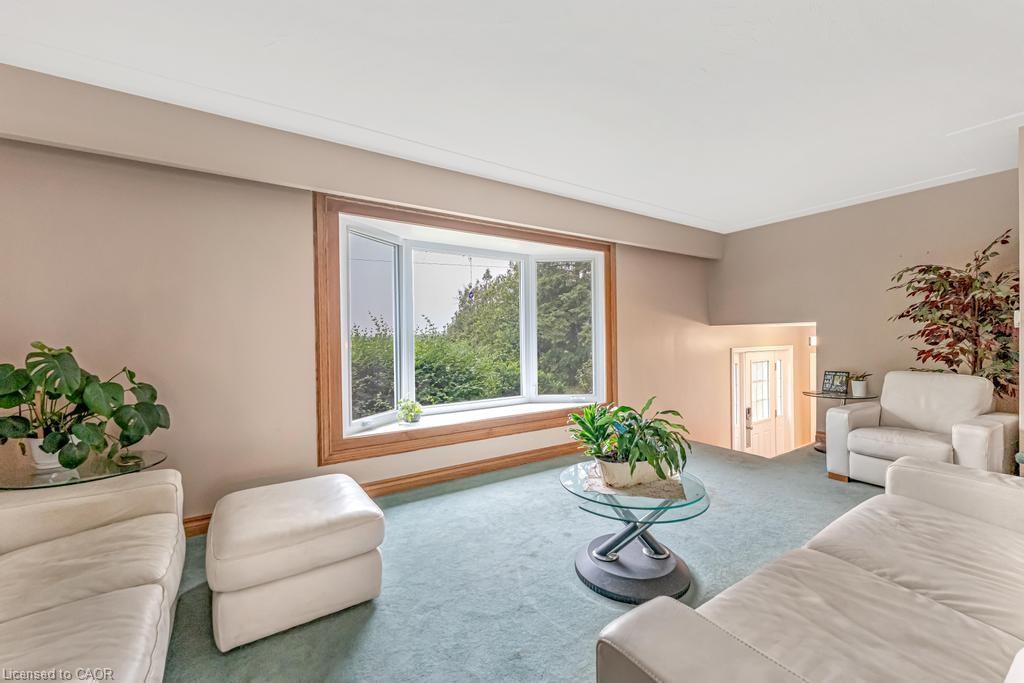 70 Sawmill Road, Caledonia, ON - Indoor Photo Showing Living Room