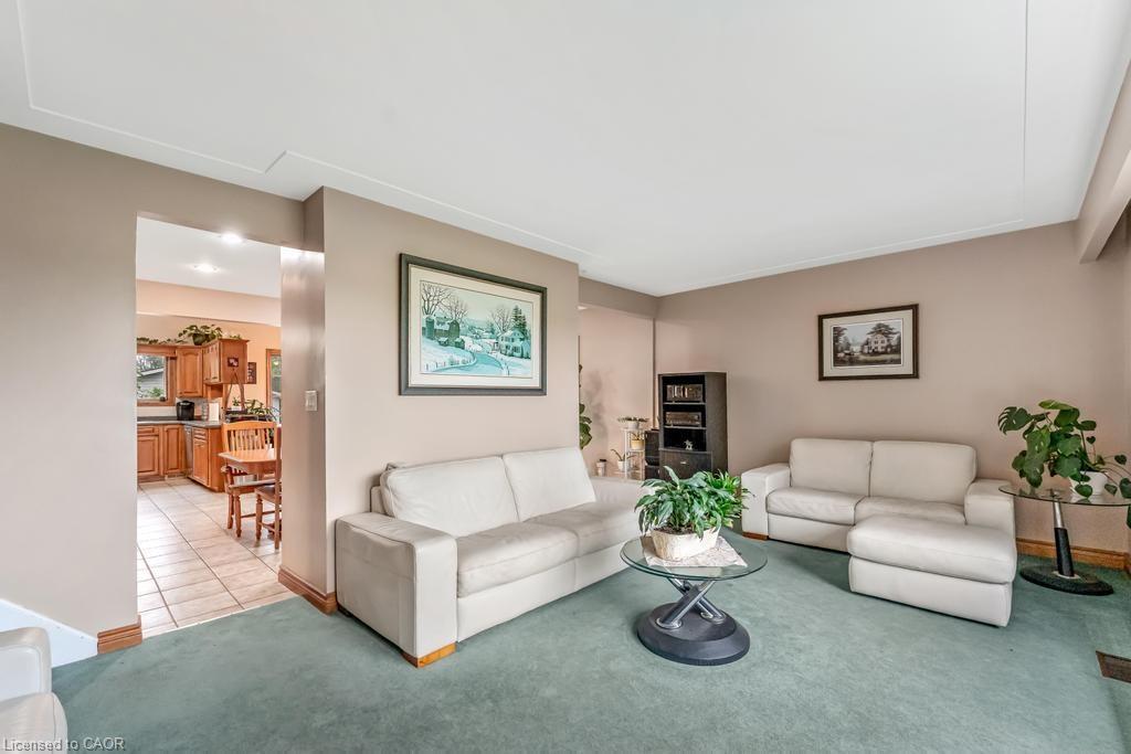 70 Sawmill Road, Caledonia, ON - Indoor Photo Showing Living Room