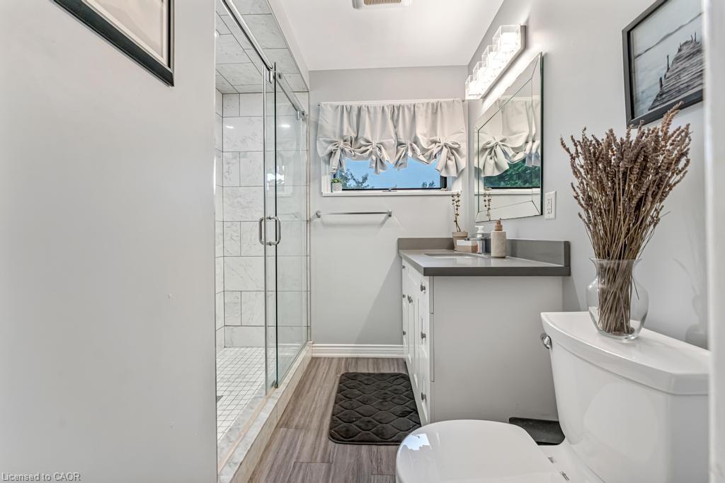 70 Sawmill Road, Caledonia, ON - Indoor Photo Showing Bathroom