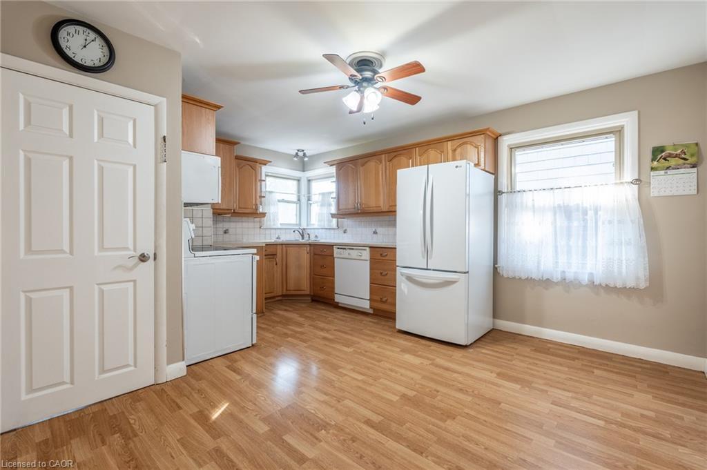 173 West 23Rd Street, Hamilton, ON - Indoor Photo Showing Kitchen
