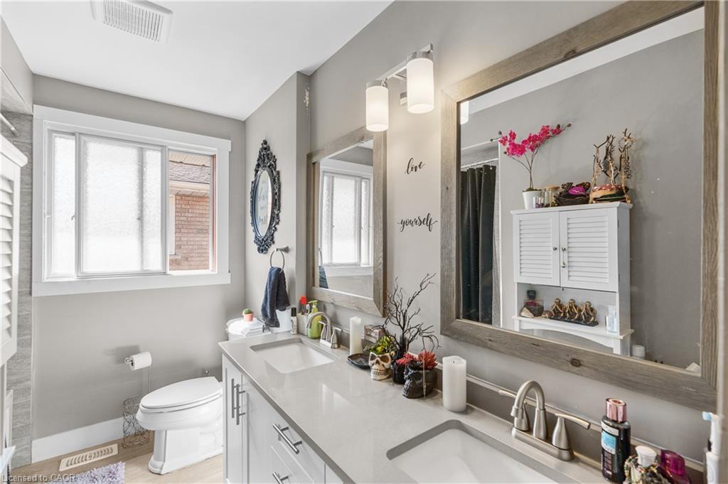 96 Summerlea Drive, Hamilton, ON - Indoor Photo Showing Bathroom