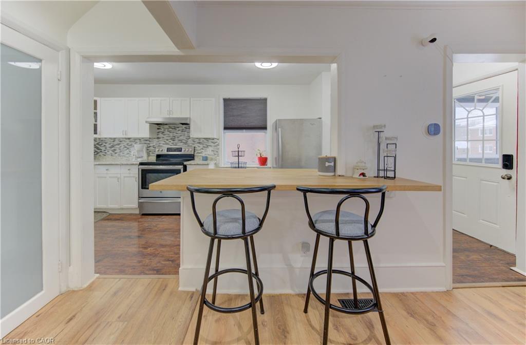 569 Stirling Avenue S, Kitchener, ON - Indoor