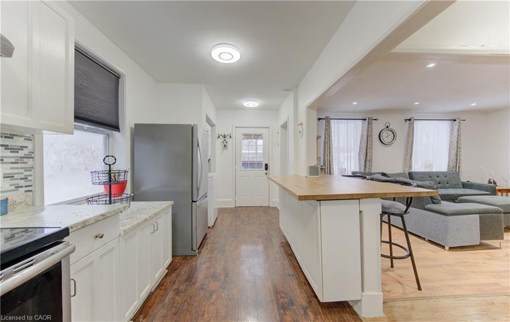569 Stirling Avenue S, Kitchener, ON - Indoor Photo Showing Kitchen