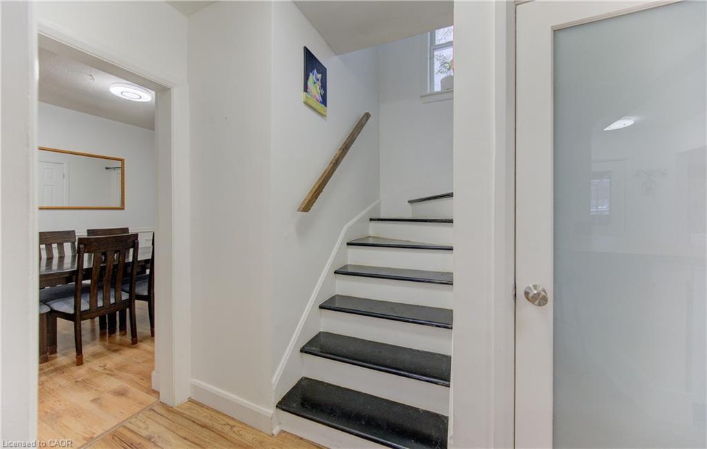 569 Stirling Avenue S, Kitchener, ON - Indoor Photo Showing Other Room