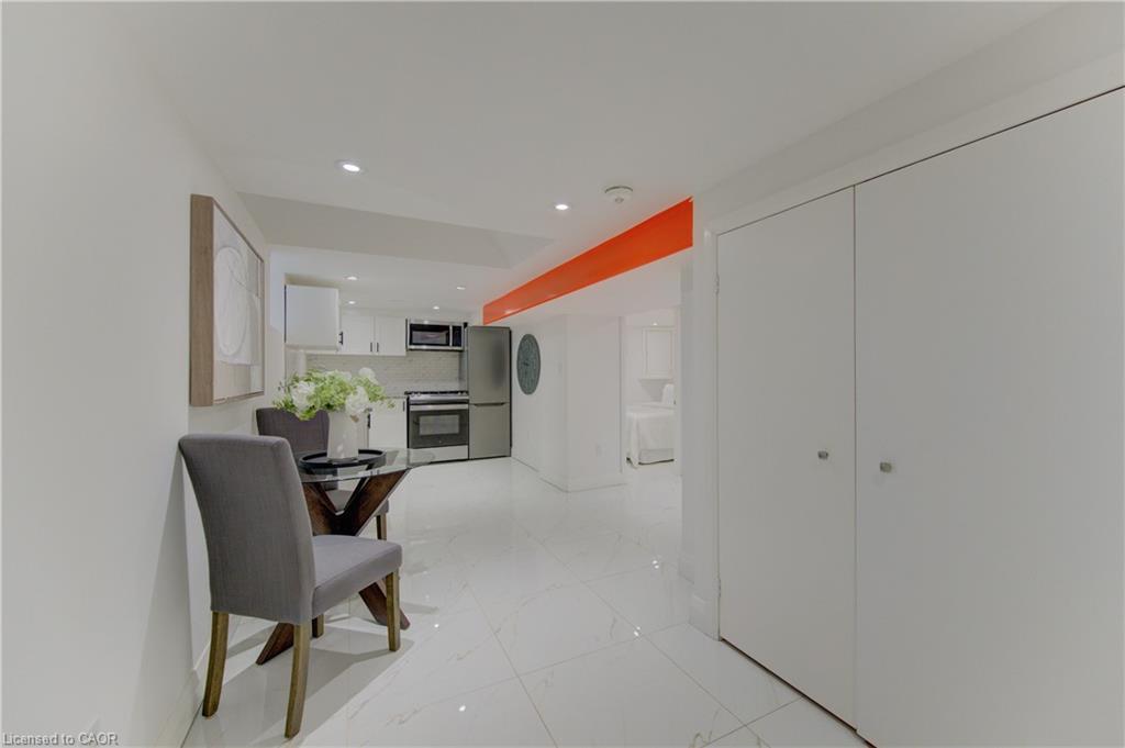 569 Stirling Avenue S, Kitchener, ON - Indoor Photo Showing Other Room