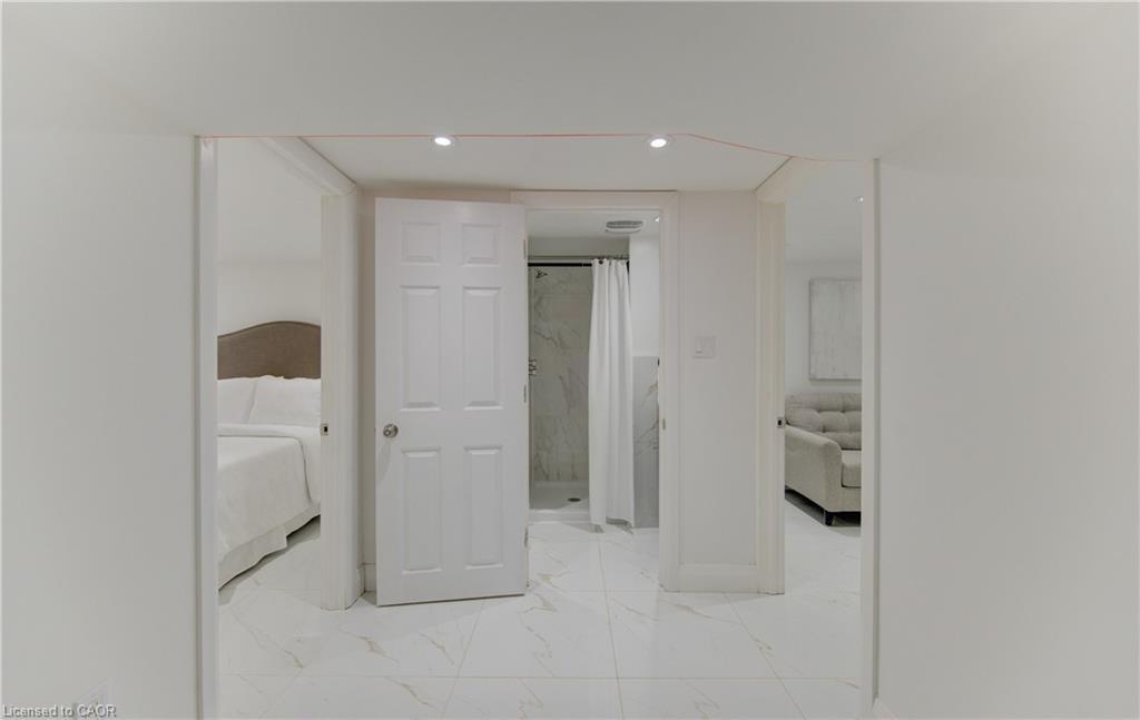 569 Stirling Avenue S, Kitchener, ON - Indoor Photo Showing Other Room