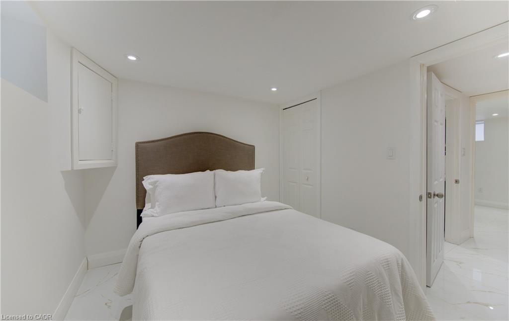 569 Stirling Avenue S, Kitchener, ON - Indoor Photo Showing Bedroom