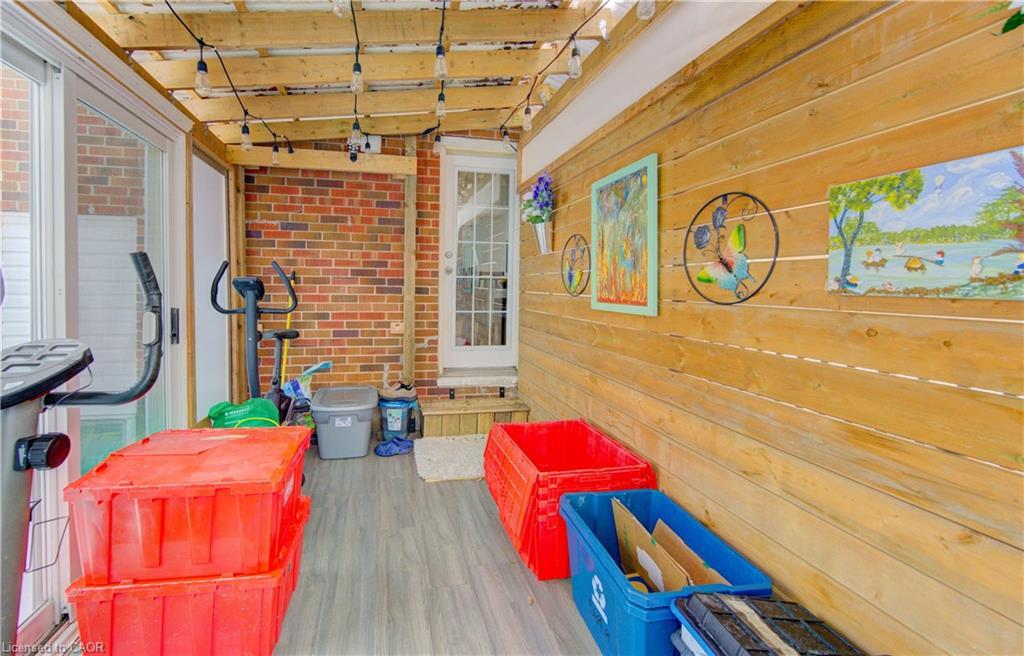 569 Stirling Avenue S, Kitchener, ON - Indoor