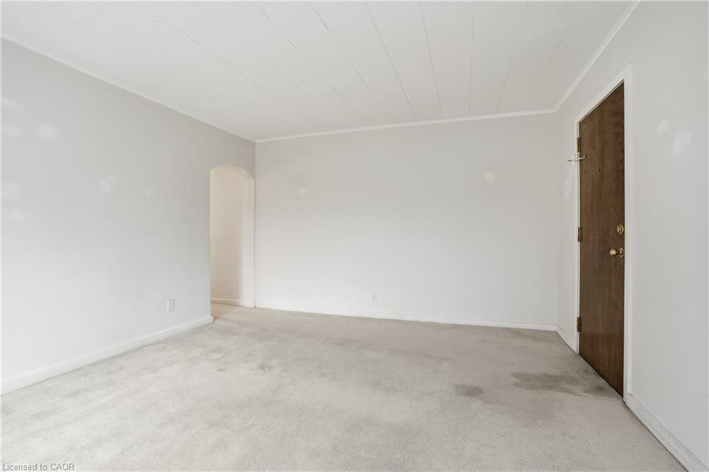 9-4 Robinson Street, Hamilton, ON - Indoor Photo Showing Other Room