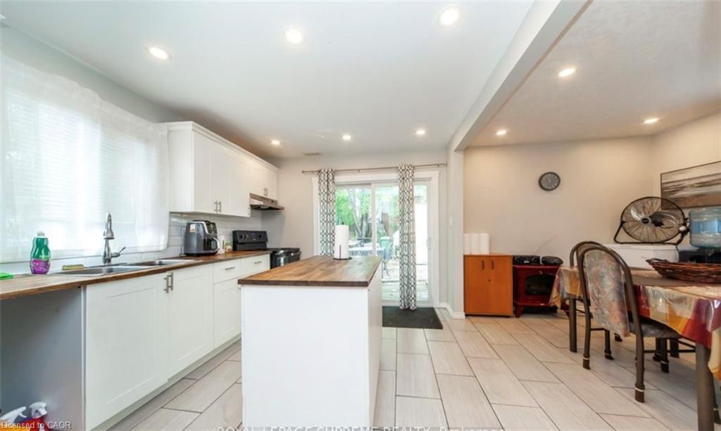 13 Robins Avenue, Hamilton, ON - Indoor Photo Showing Other Room