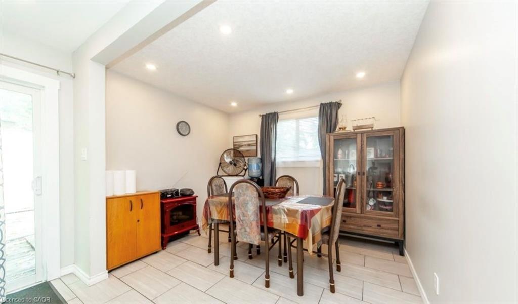 13 Robins Avenue, Hamilton, ON - Indoor Photo Showing Dining Room