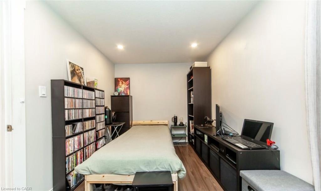 13 Robins Avenue, Hamilton, ON - Indoor