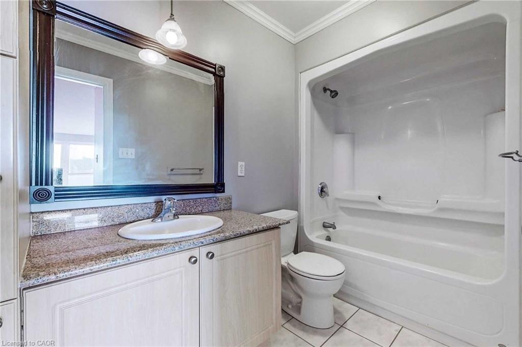 608-135 James Street, Hamilton, ON - Indoor Photo Showing Bathroom