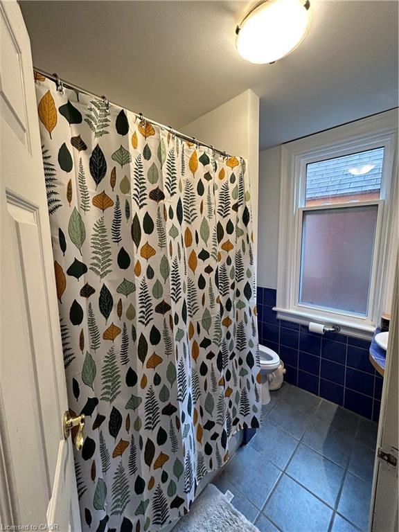 Main-207 Charlton Avenue W, Hamilton, ON - Indoor Photo Showing Bathroom