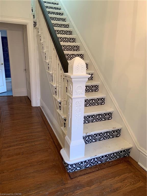 Main-207 Charlton Avenue W, Hamilton, ON - Indoor Photo Showing Other Room