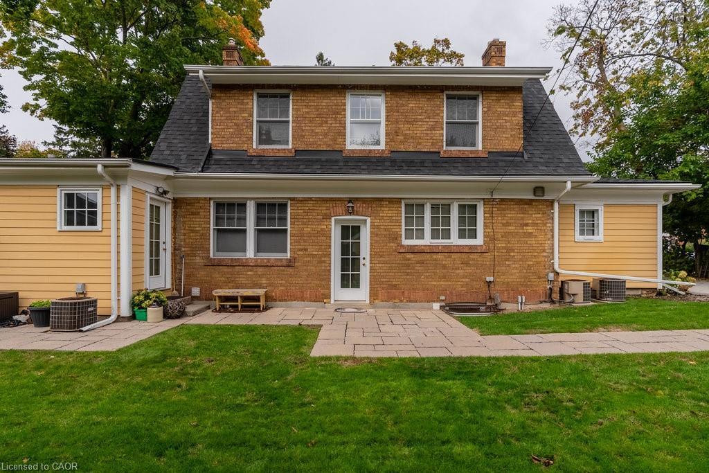 C-2080 Caroline Street, Burlington, ON - Outdoor