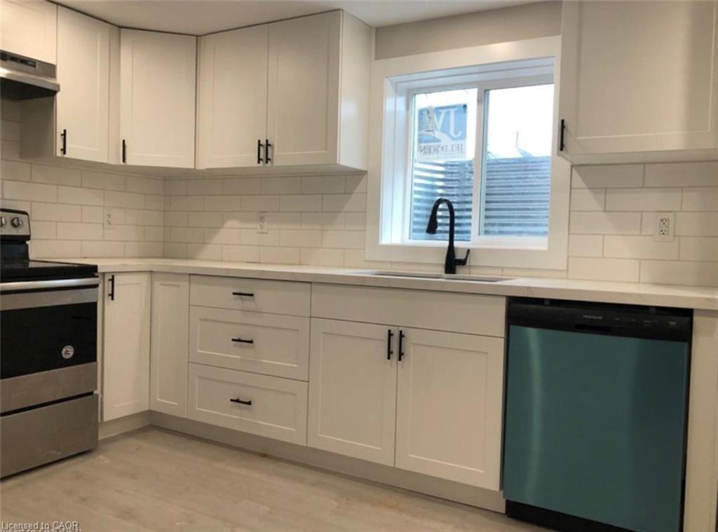 Lower-7 Chalmers Street, St. Catharines, ON - Indoor Photo Showing Kitchen
