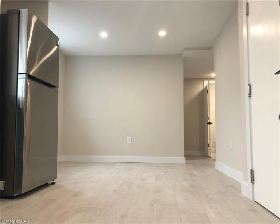 Lower-7 Chalmers Street, St. Catharines, ON - Indoor Photo Showing Other Room