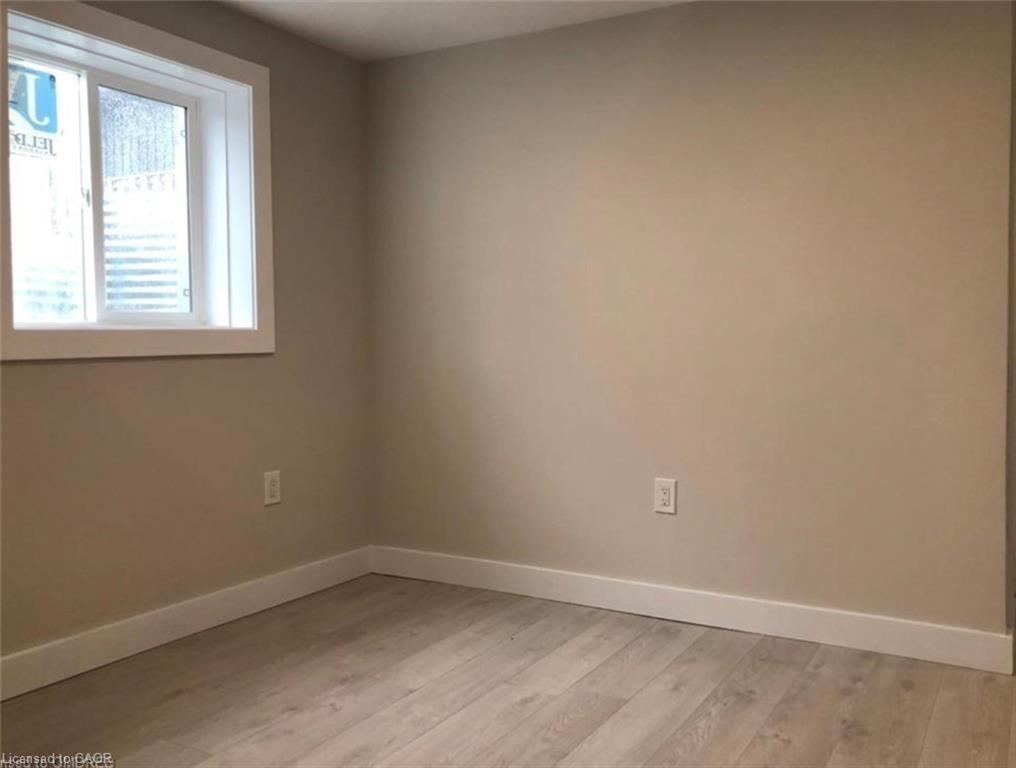 Lower-7 Chalmers Street, St. Catharines, ON - Indoor Photo Showing Other Room