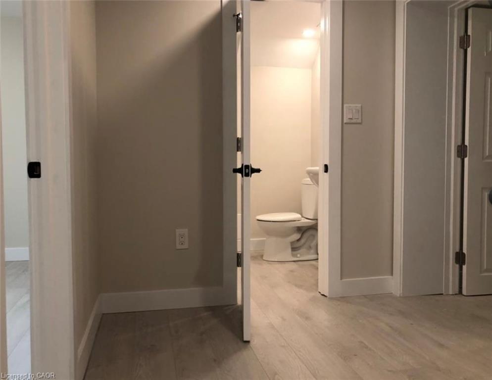 Lower-7 Chalmers Street, St. Catharines, ON - Indoor Photo Showing Bathroom