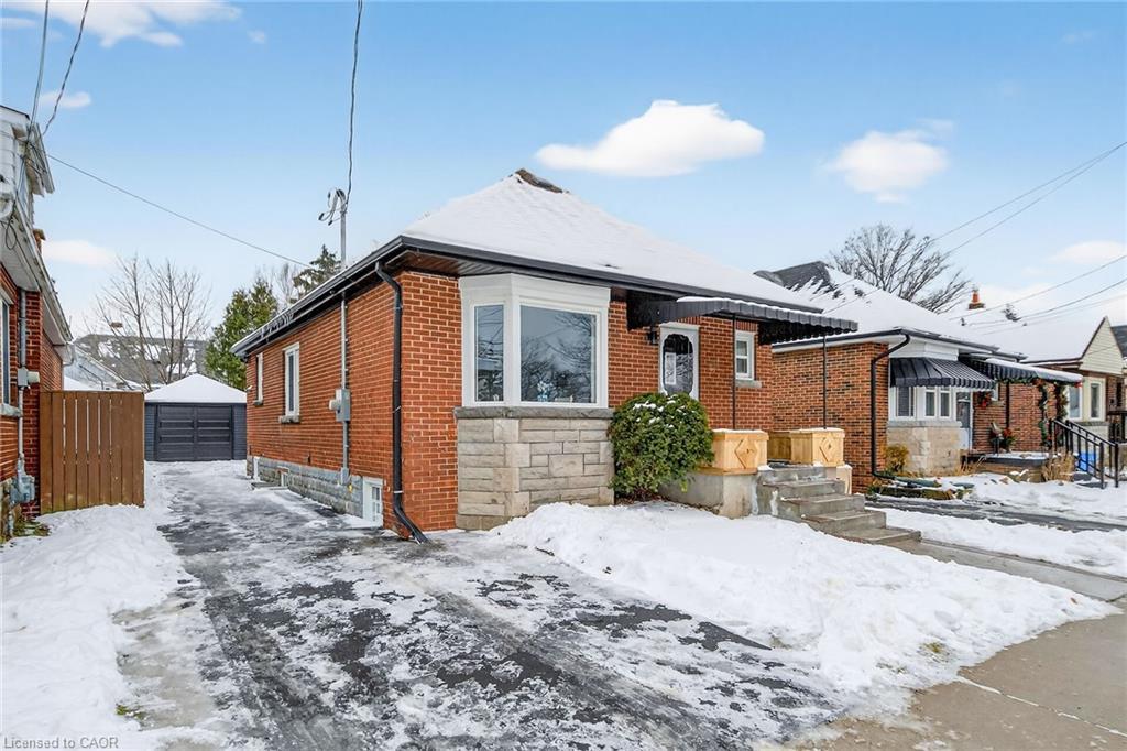 150 Brucedale Avenue E, Hamilton, ON - Outdoor