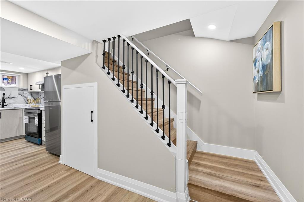 150 Brucedale Avenue E, Hamilton, ON - Indoor Photo Showing Other Room