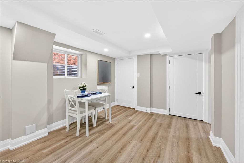 150 Brucedale Avenue E, Hamilton, ON - Indoor