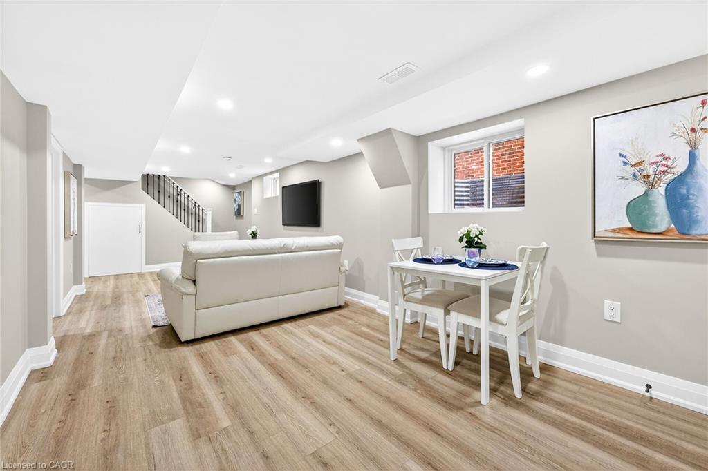 150 Brucedale Avenue E, Hamilton, ON - Indoor