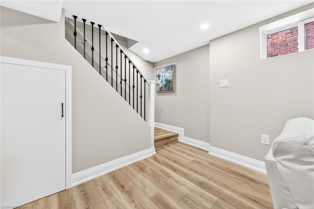 150 Brucedale Avenue E, Hamilton, ON - Indoor