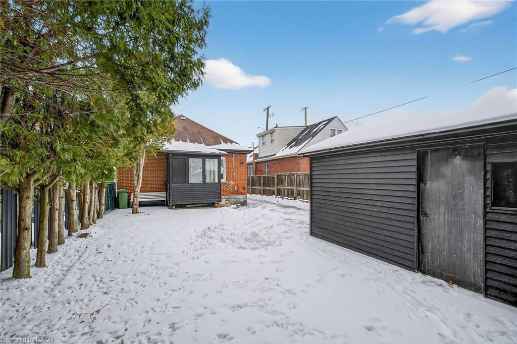 150 Brucedale Avenue E, Hamilton, ON - Outdoor