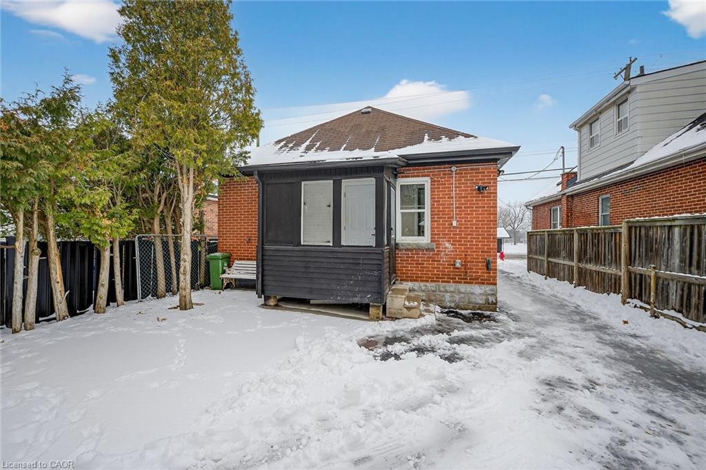 150 Brucedale Avenue E, Hamilton, ON - Outdoor